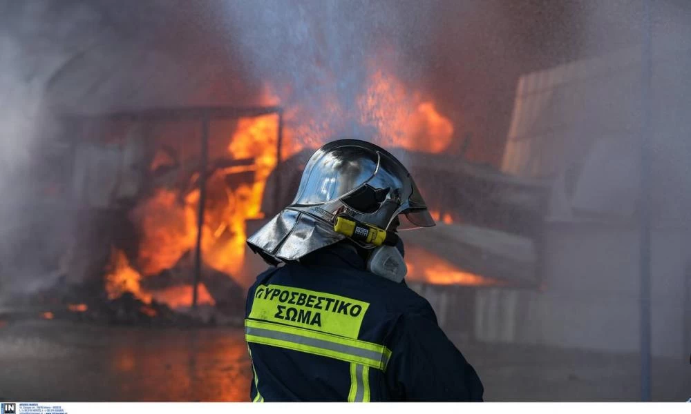 Φωτιά τώρα σε οικόπεδο στο Χαλάνδρι